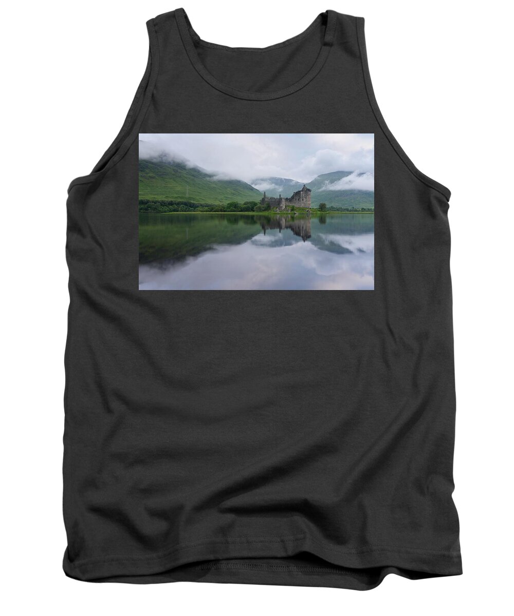 Kilchurn Castle Tank Top featuring the photograph Mist swarms around Kilchurn Castle by Stephen Taylor