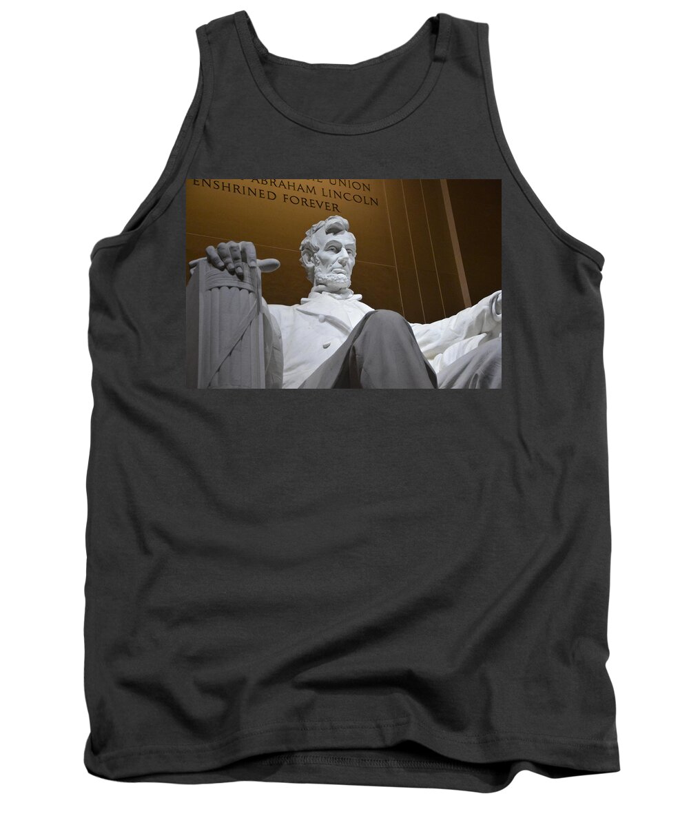 Nations Capital Tank Top featuring the photograph Mr. Lincoln by Brian O'Kelly
