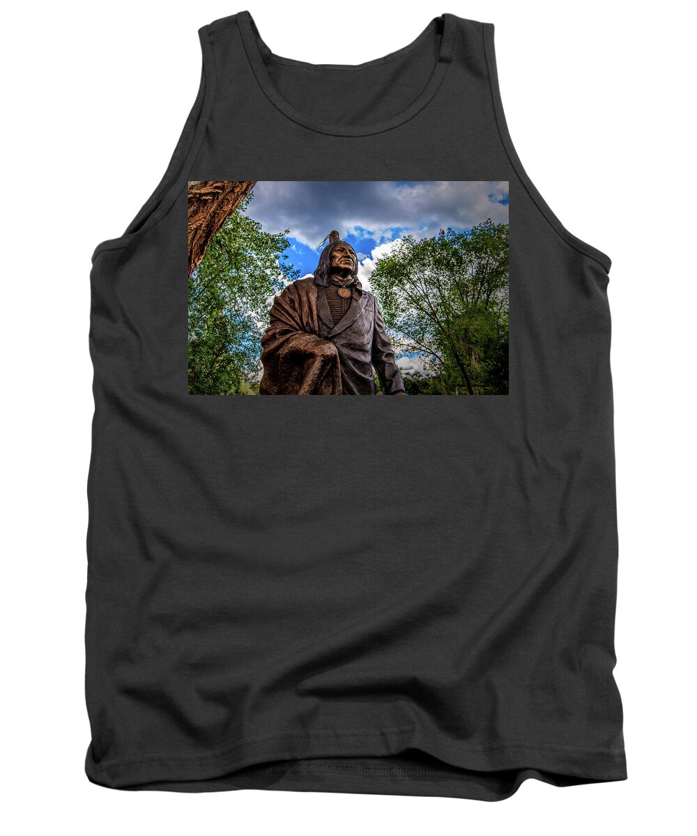 Statue Tank Top featuring the photograph Native American by Paul LeSage