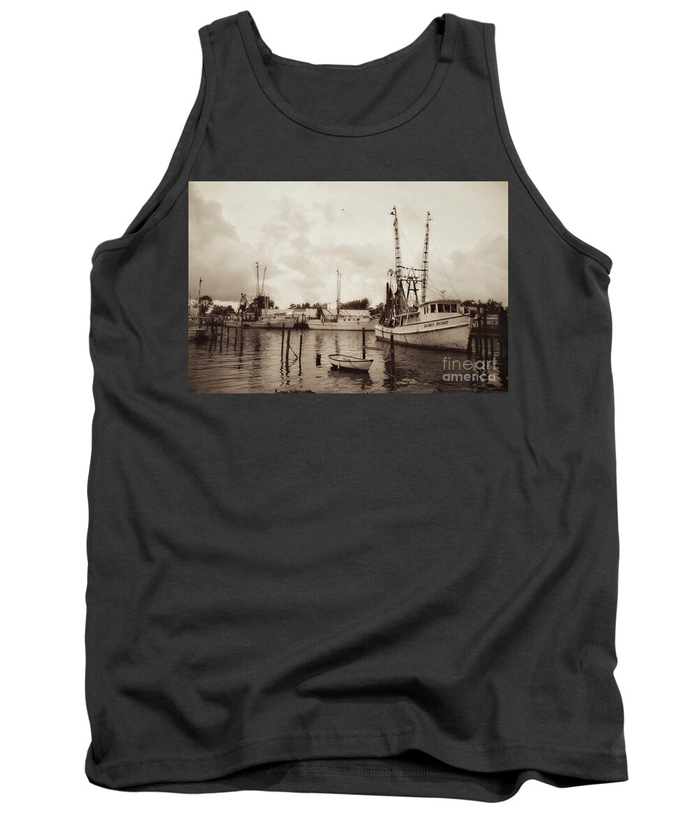 Harbor Tank Top featuring the photograph Oriental Harbor by Benanne Stiens