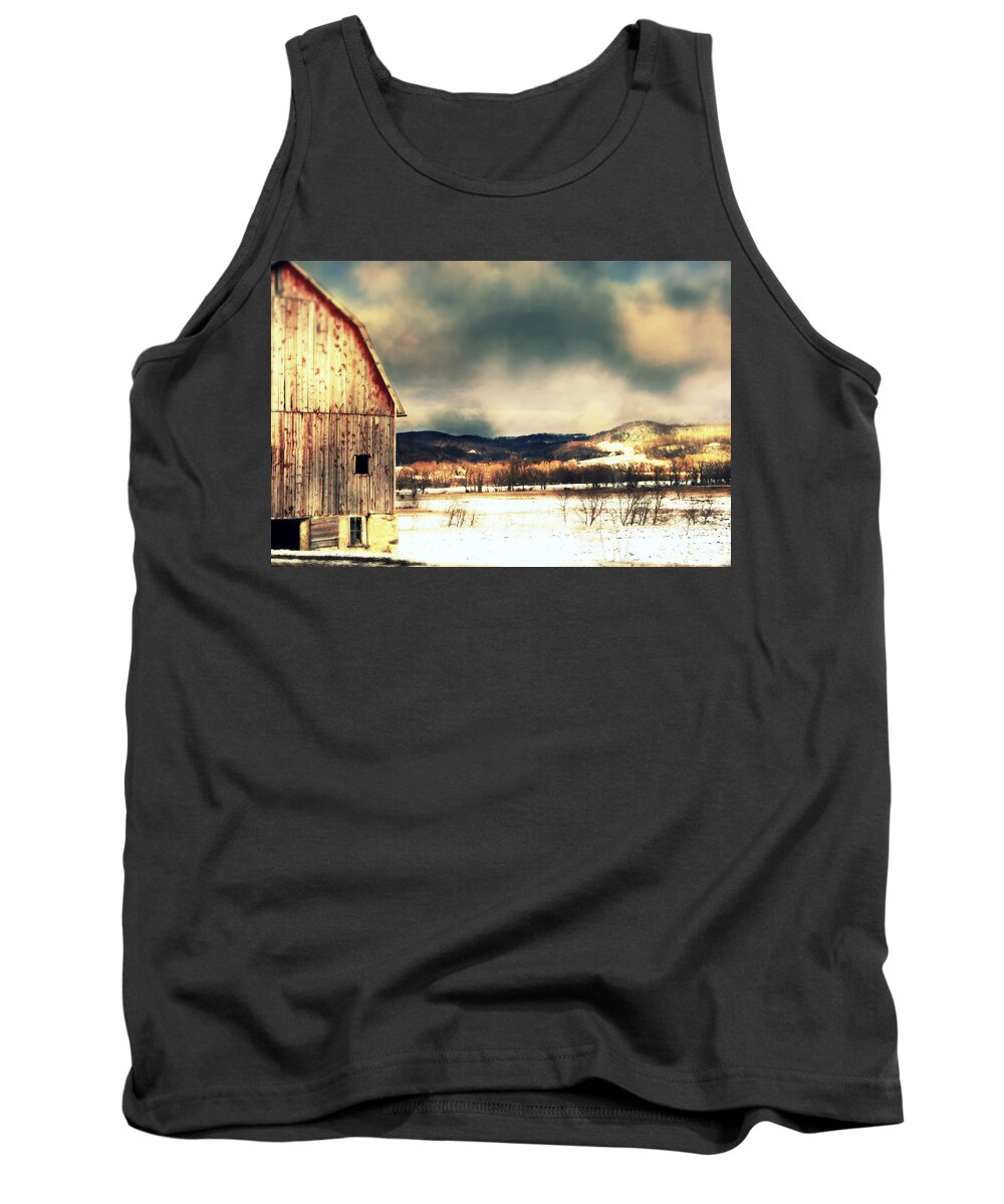 Farmhouse Dcor Tank Top featuring the photograph Over Yonder by Julie Hamilton