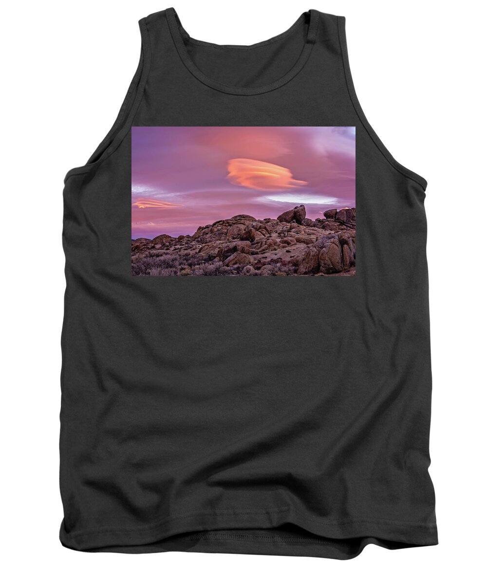 Af Zoom 24-70mm F/2.8g Tank Top featuring the photograph Sunset Lenticular by John Hight