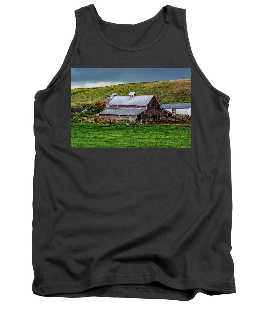 Farm Tank Top featuring the photograph Montana Barn by Douglas Wielfaert