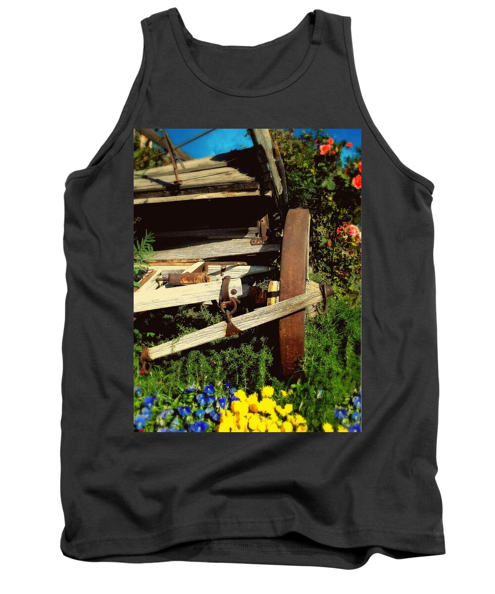 Old Wagon Tank Top featuring the photograph Beauty With The Beast by Glenn McCarthy Art and Photography