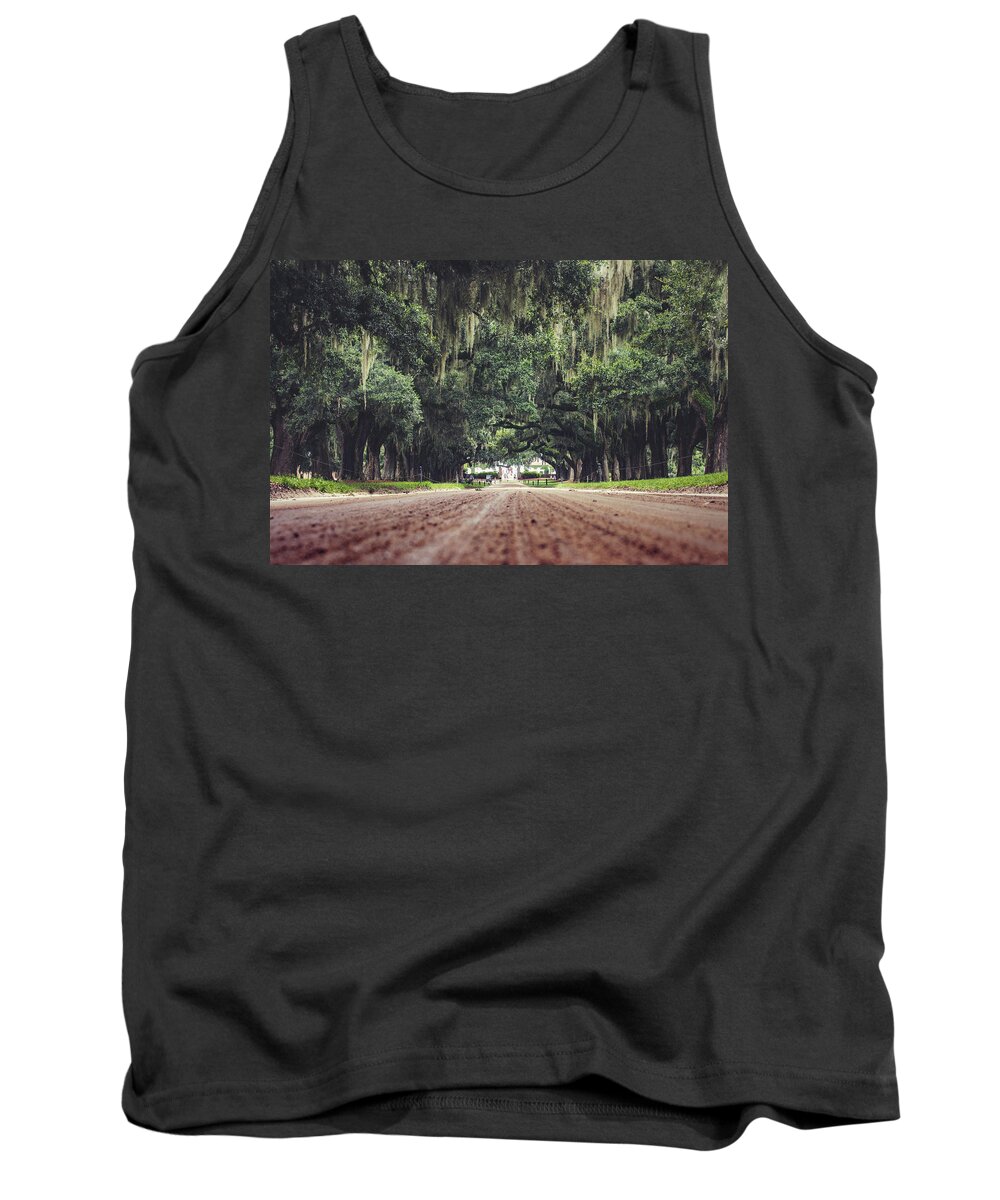 Boone Hall Tank Top featuring the photograph Boone Hall Approach by Ray Devlin