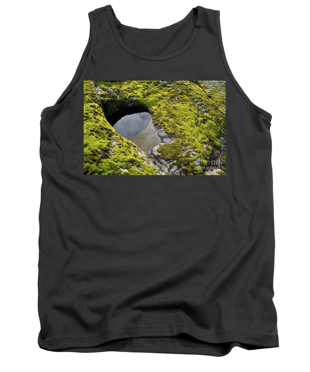 Water Vessel Tank Top featuring the photograph Eye to the Sky by Theresa Fairchild