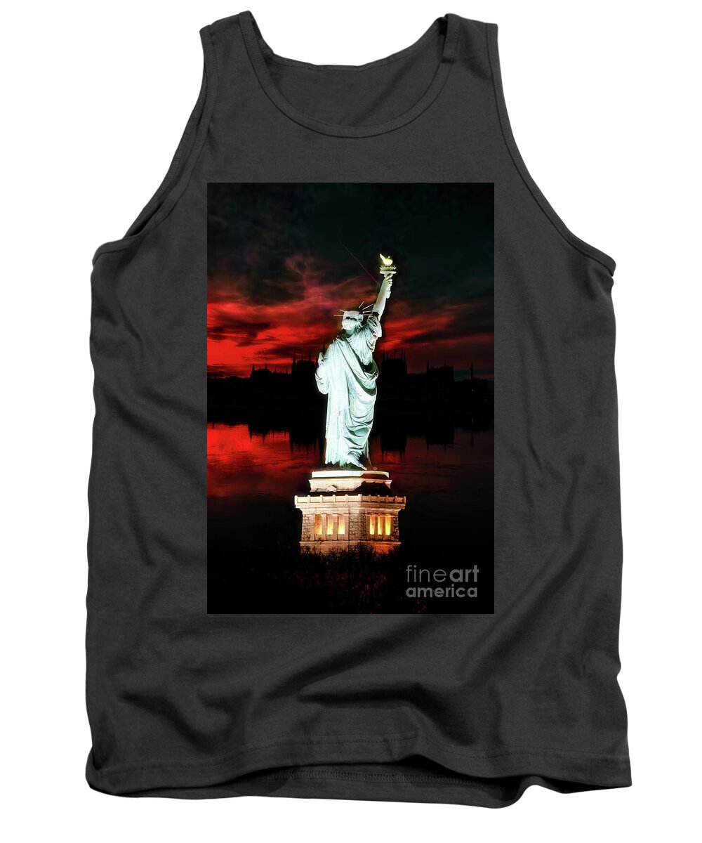 Statue Of Liberty Tank Top featuring the photograph Statue of Liberty by Shelia Hunt