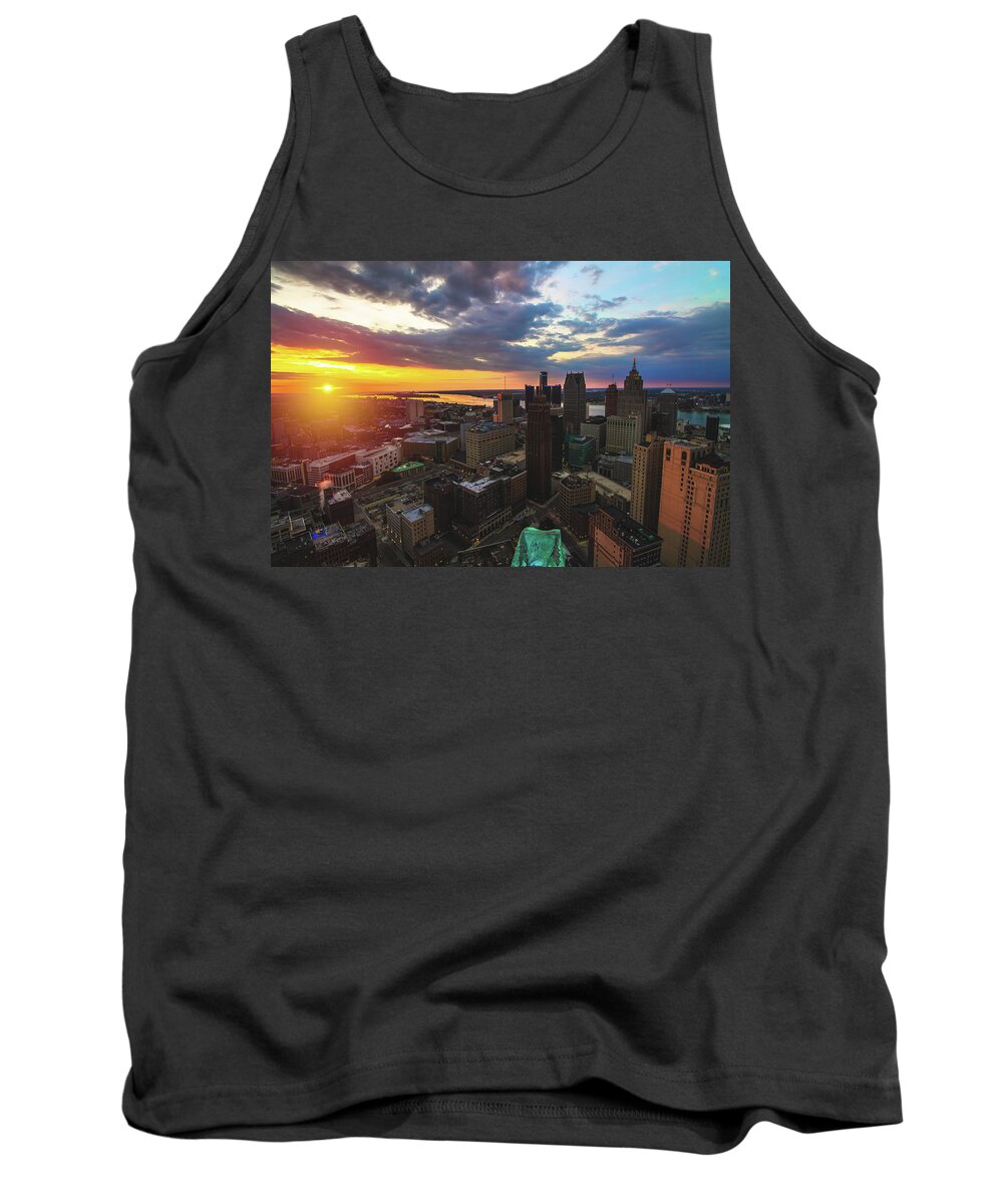Detroit Tank Top featuring the photograph Sunrise above downtown Detroit by Jay Smith