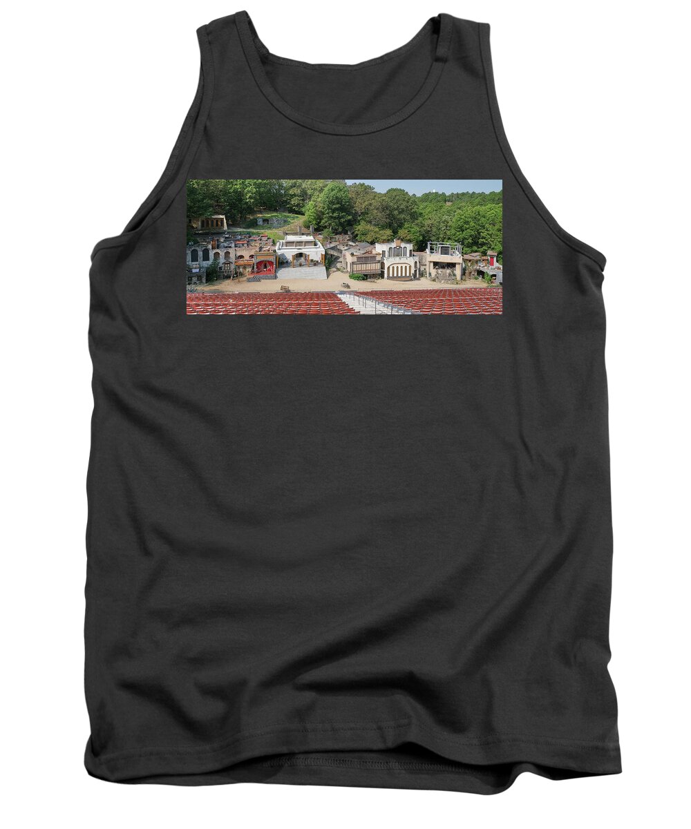 The Last Supper Photos Tank Top featuring the photograph The Great Passion Play Outdoor Theater Eureka Springs Arkansas by Robert Bellomy
