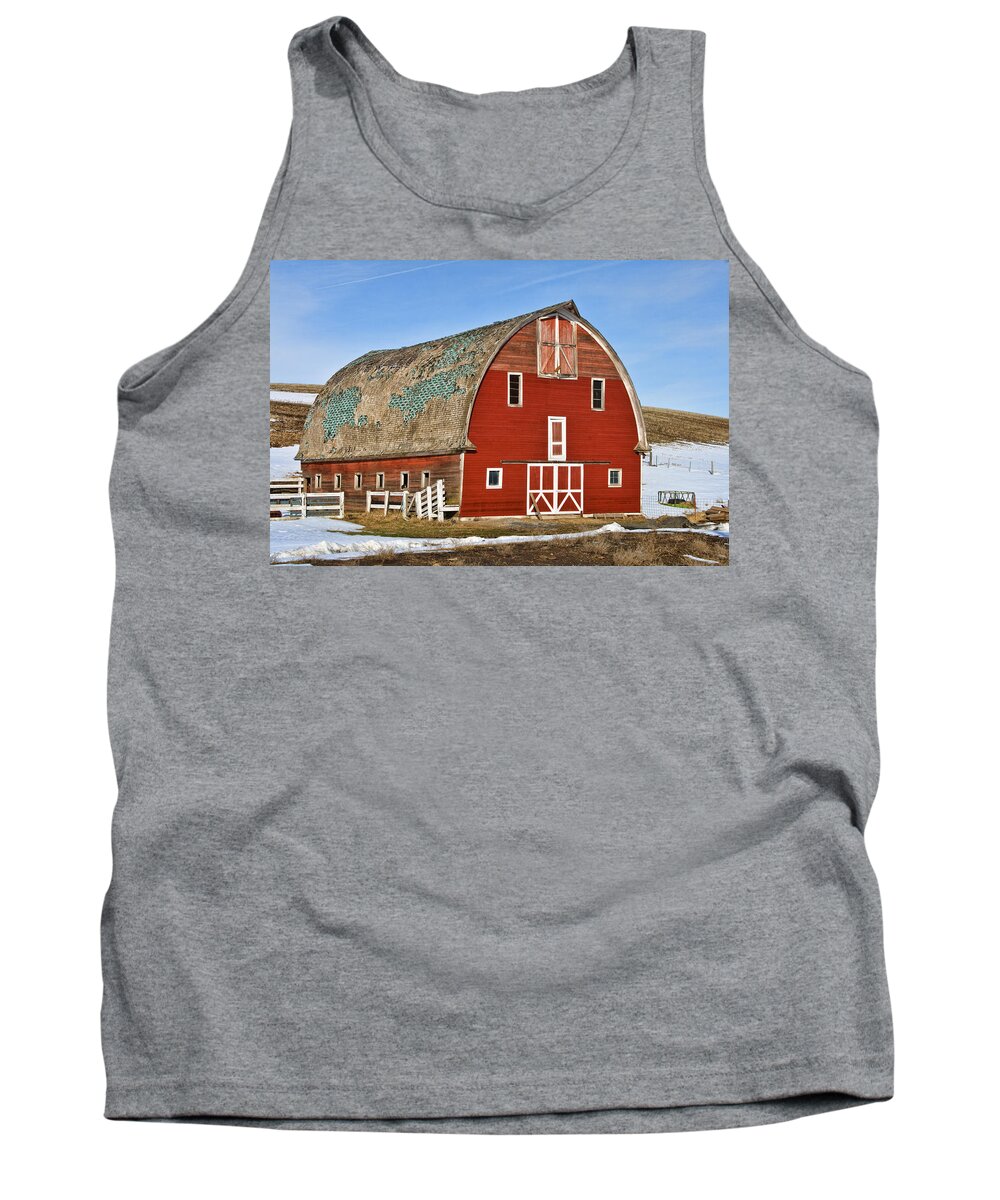 Barns Tank Top featuring the photograph 1927 Barn by Paul DeRocker