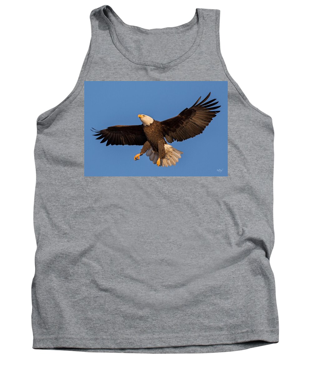 Bald Eagle Tank Top featuring the photograph Bald Eagle Christmas Morning by Everet Regal
