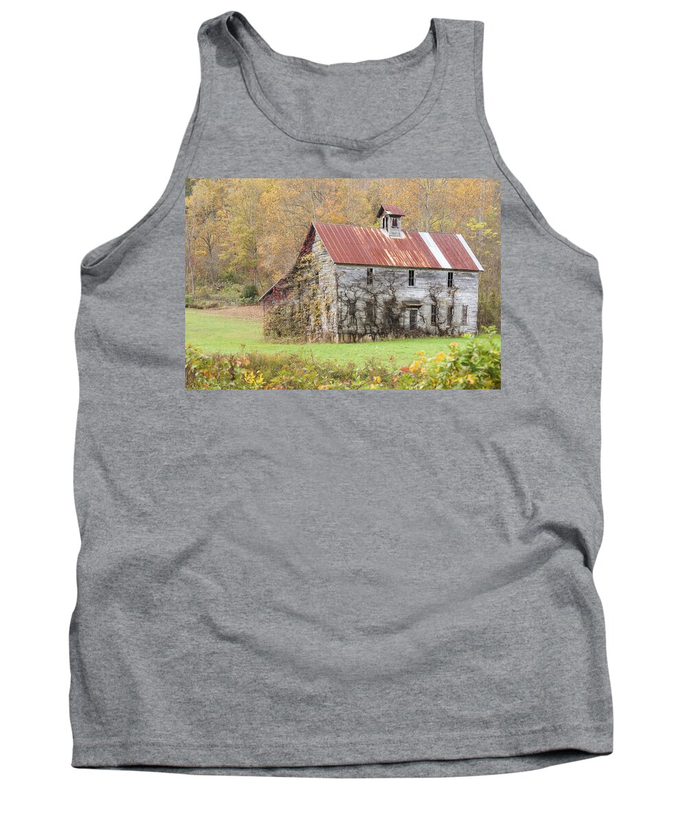Appalachia Tank Top featuring the photograph Fixer Upper Barn by Jo Ann Tomaselli