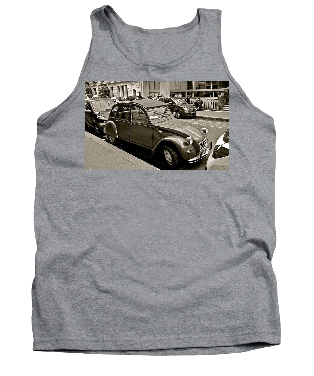 Paris Tank Top featuring the photograph Favored Car by Eric Tressler