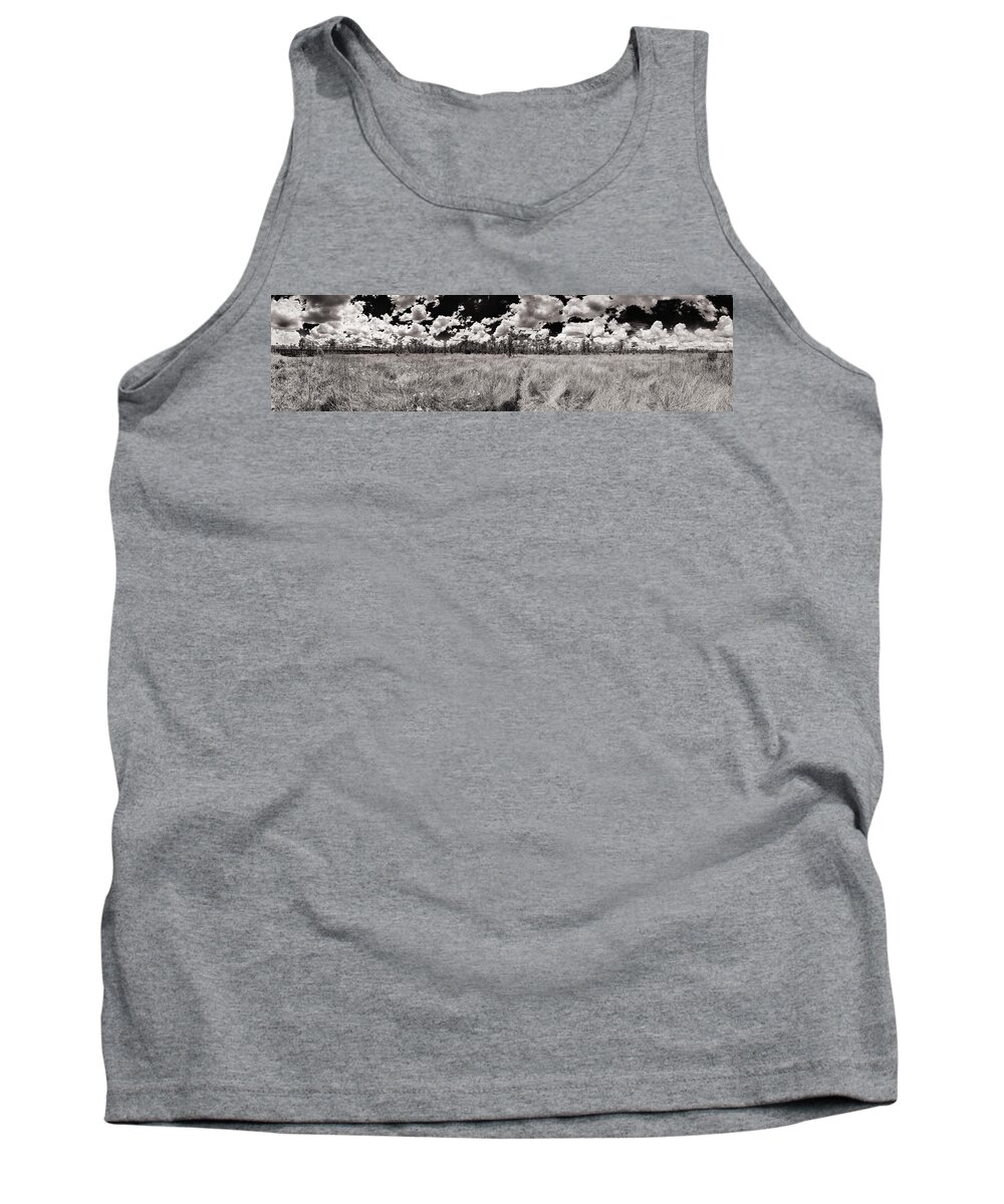 Everglades Tank Top featuring the photograph Florida Everglades by Raul Rodriguez