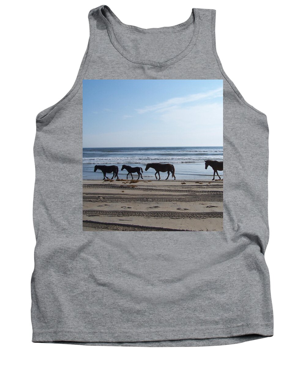 Wild Spanish Mustangs Tank Top featuring the photograph A Family Gathering by Kim Galluzzo