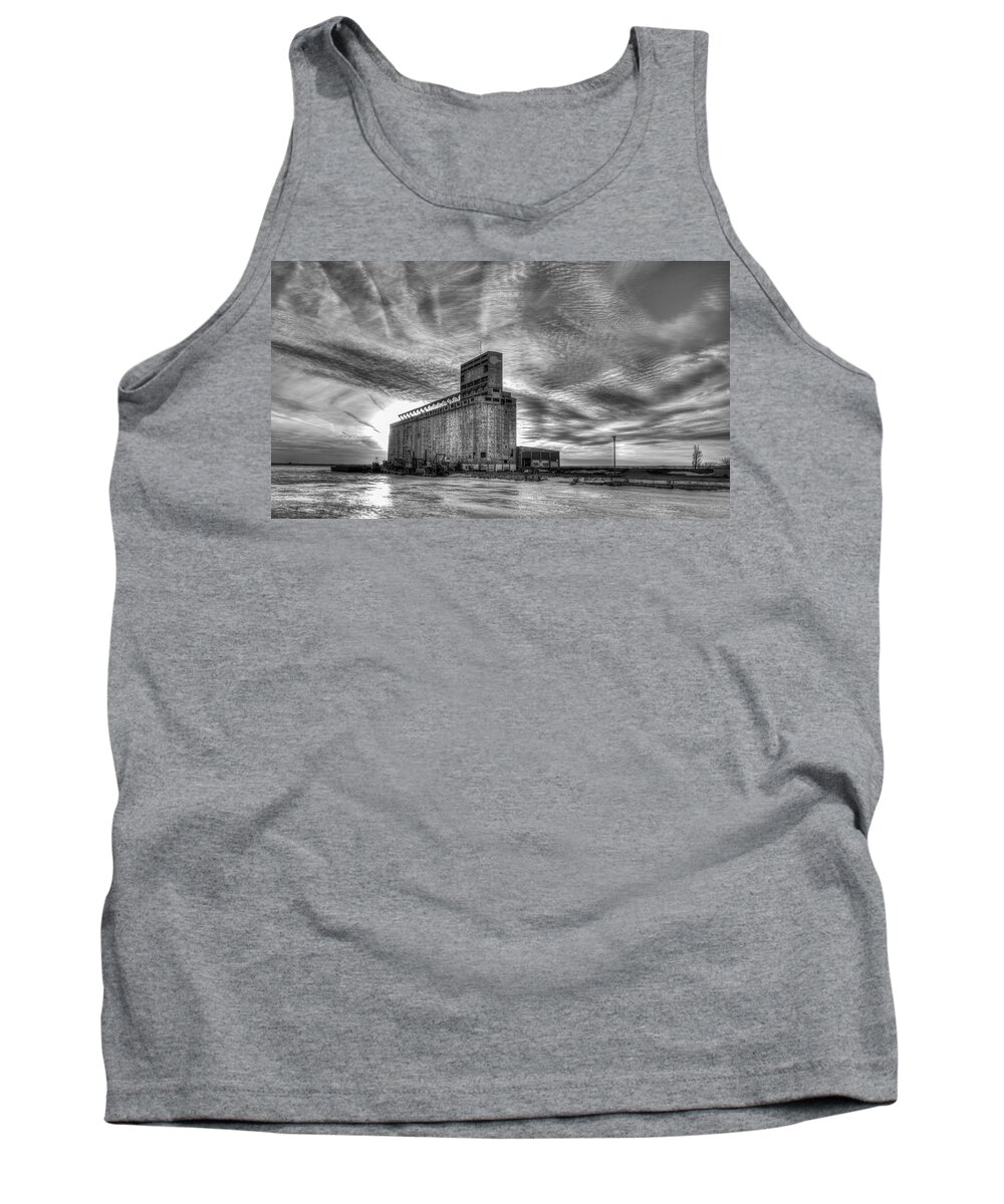 Buffalo Tank Top featuring the photograph Cargill Sunset in B/W by Guy Whiteley