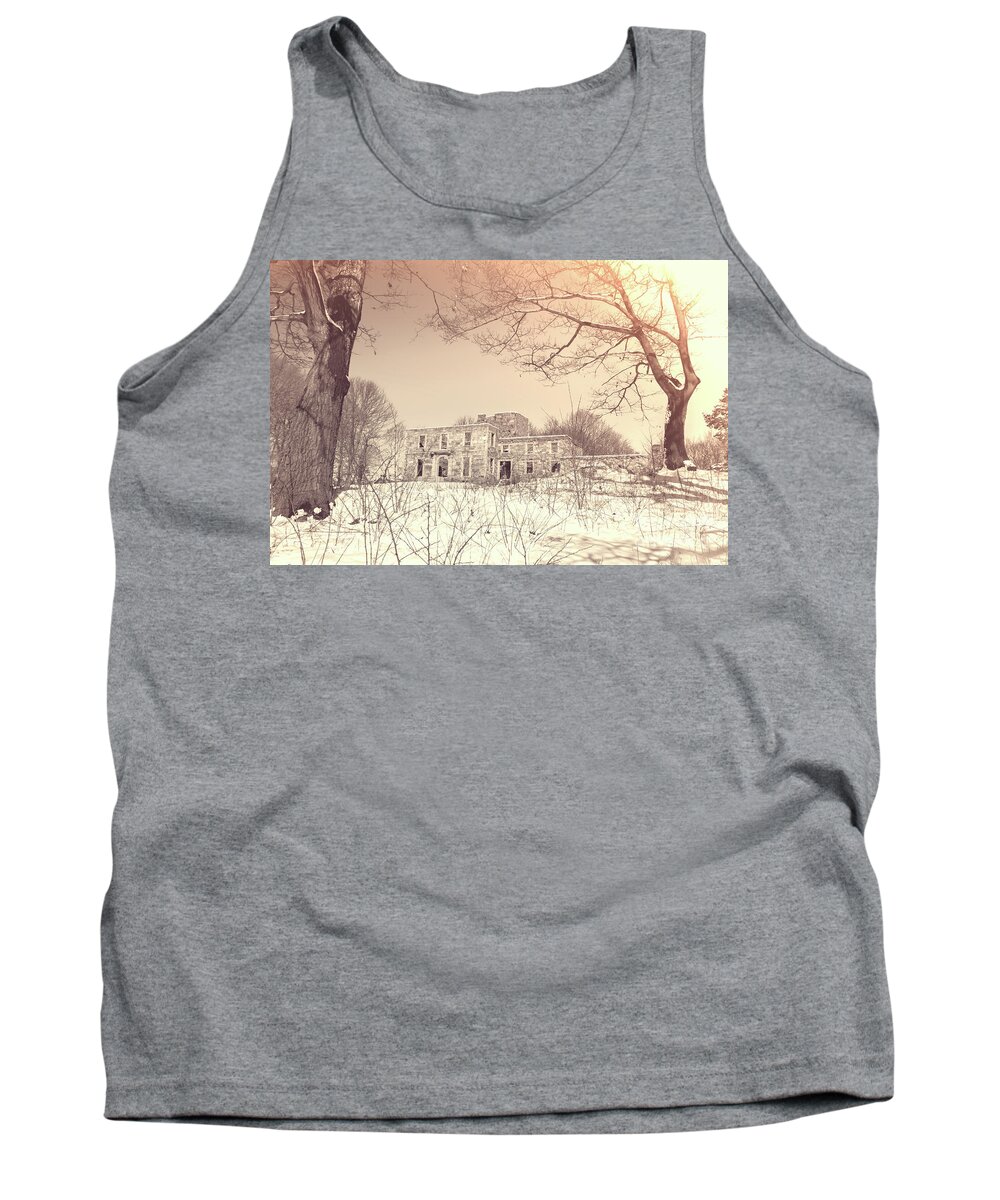 Goddard Mansion Tank Top featuring the photograph Goddard Mansion by Elizabeth Dow