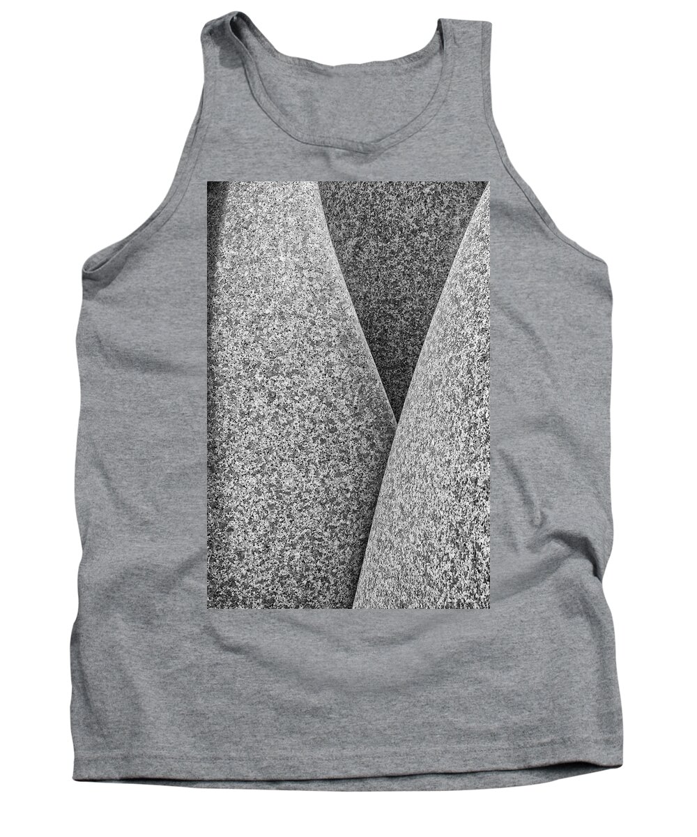 Sculpture Tank Top featuring the photograph Kontinuitat by Max Bill. by Pablo Lopez