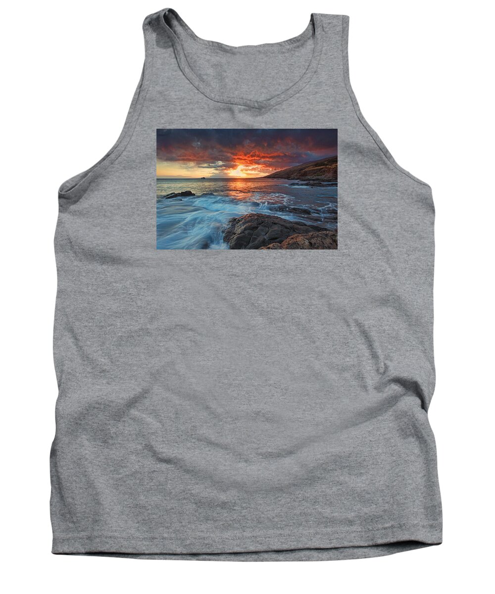 Maui Hawaii Mcgregor Point Sunset Ebb N Flow Seascape Clouds Tropics Tank Top featuring the photograph Maui Skies by James Roemmling