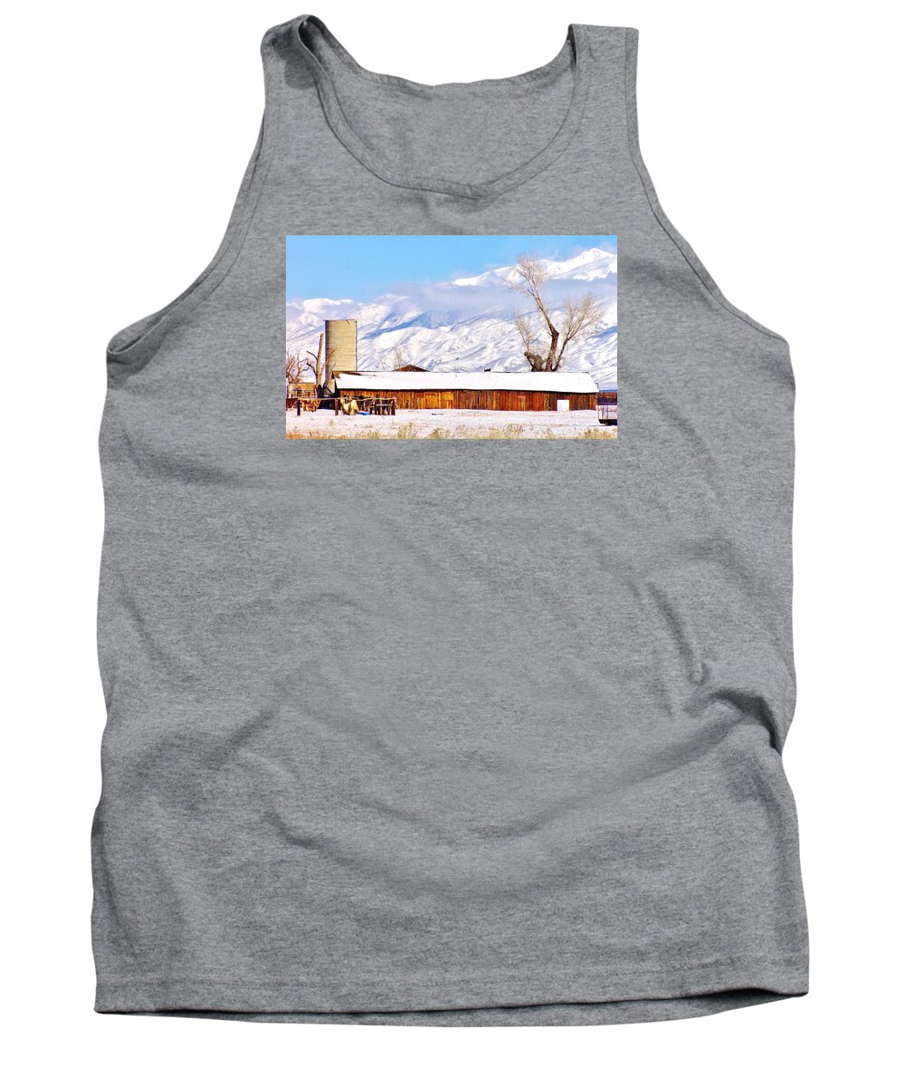 Sky Tank Top featuring the photograph Ranchstyle by Marilyn Diaz