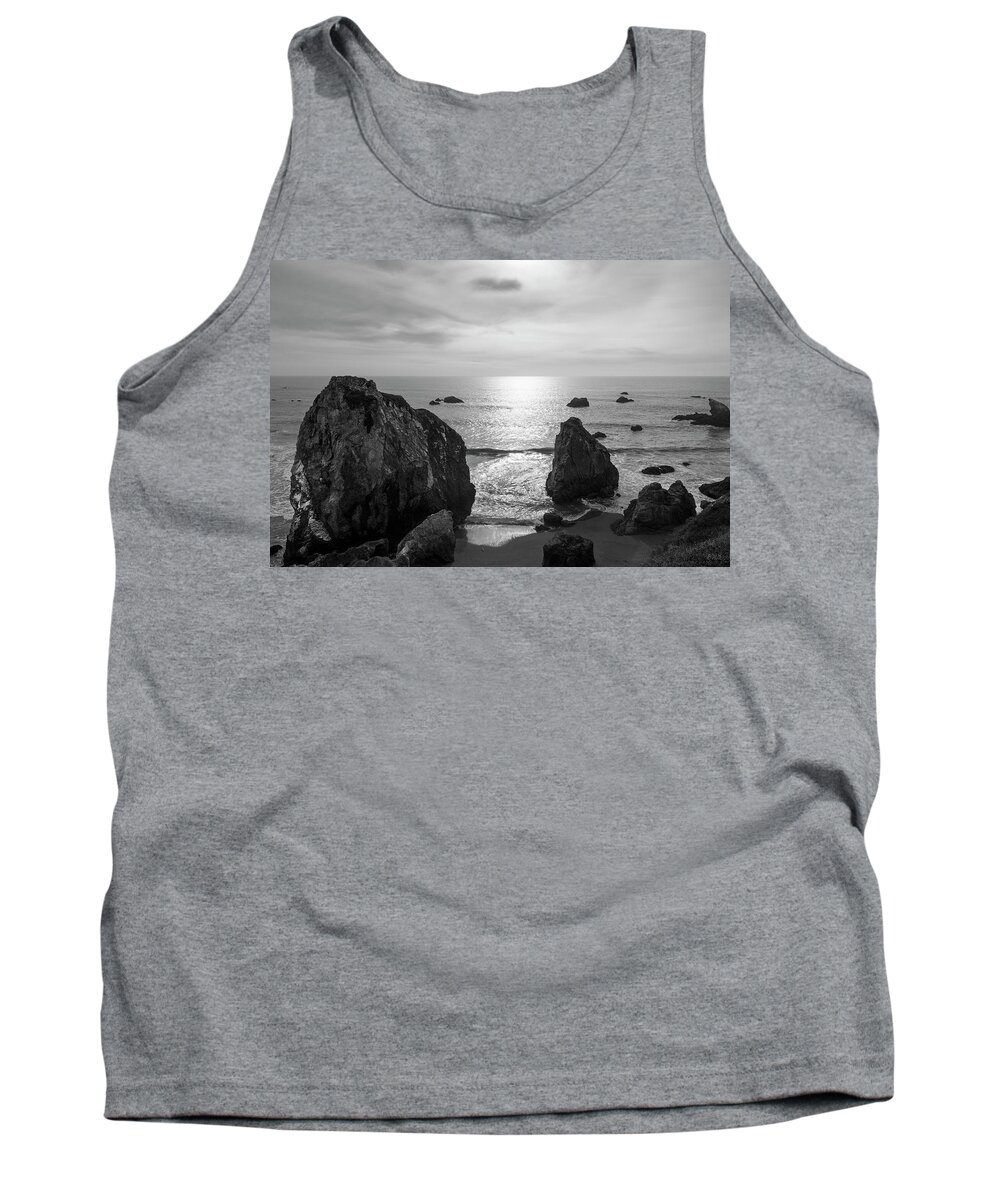 Pacific Tank Top featuring the photograph Seascape Jenner California III BW by David Gordon