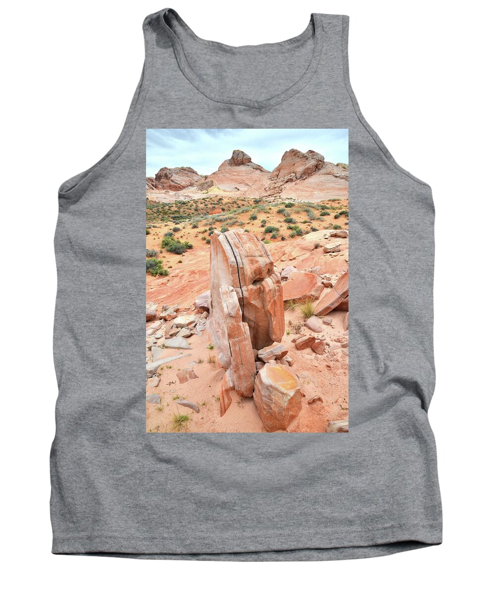 Valley Of Fire State Park Tank Top featuring the photograph Standup Sandstone in Valley of Fire by Ray Mathis