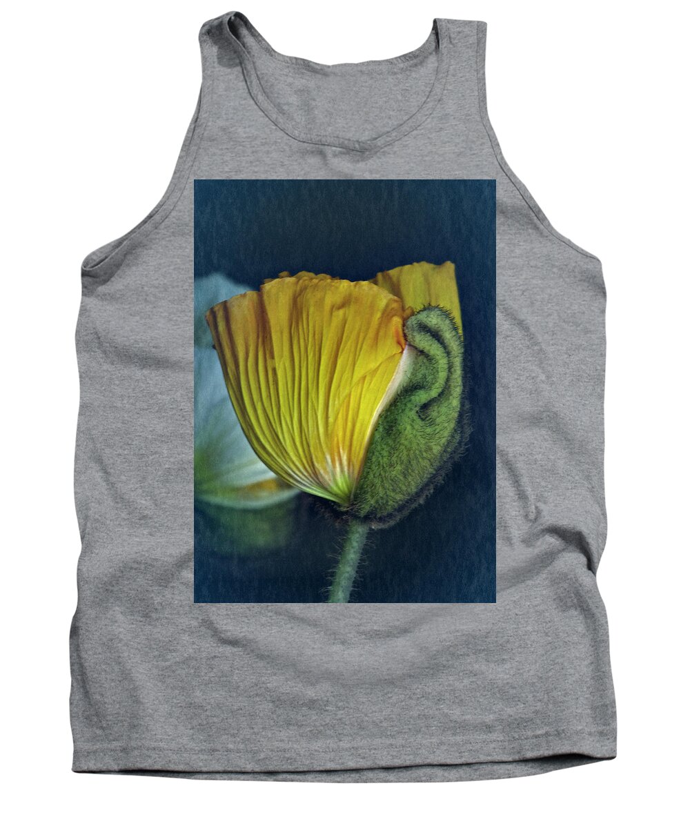 Poppy Tank Top featuring the photograph Vintage Poppy 2017 No. 1 by Richard Cummings