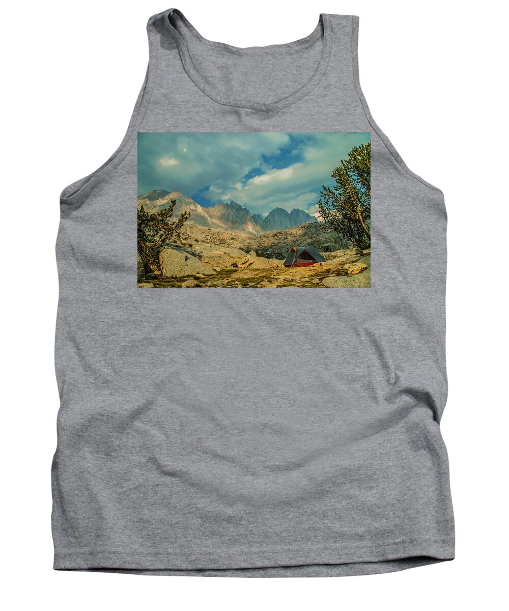 Sierra Nevada Mountains Tank Top featuring the photograph Palisades Glow by Doug Scrima
