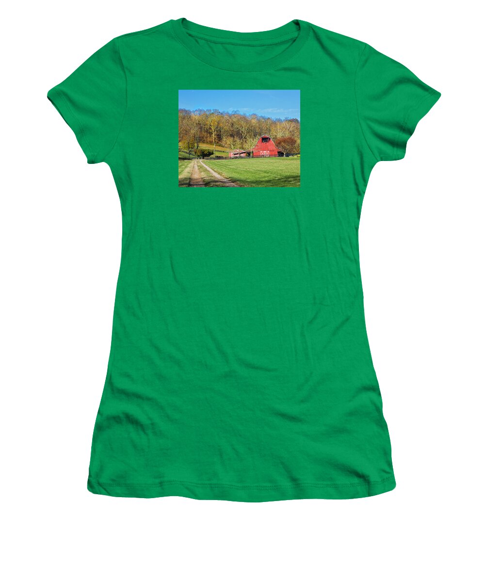 Barn Women's T-Shirt featuring the photograph Leipers Creek Road Barn by Lorraine Baum
