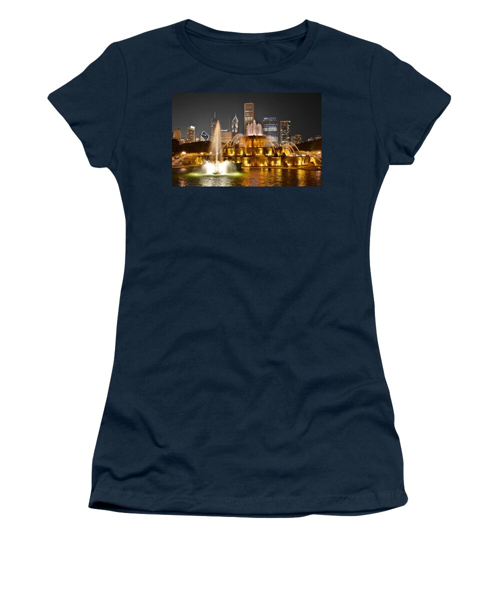 Beauty Women's T-Shirt featuring the photograph Buckingham Fountain by Frozen in Time Fine Art Photography