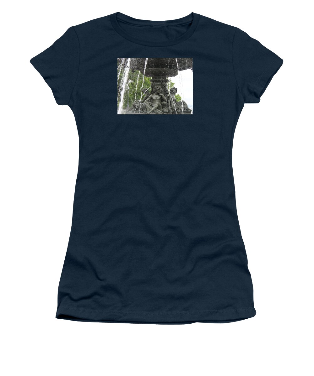 Quebec Women's T-Shirt featuring the photograph Fontaine de Tourny by Lingfai Leung
