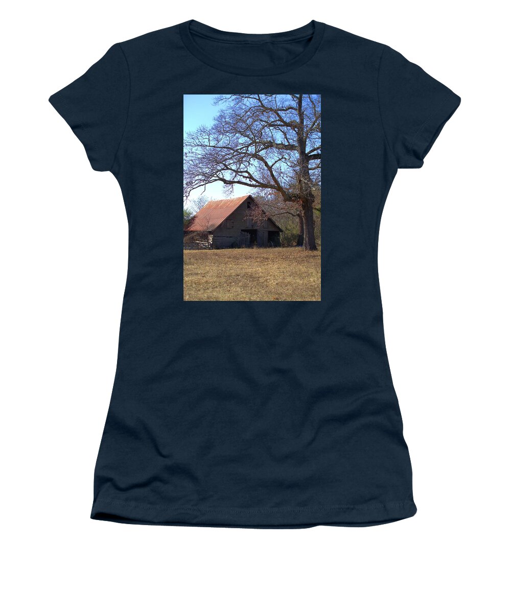 7680 Women's T-Shirt featuring the photograph Georgia Barn in Winter by Gordon Elwell