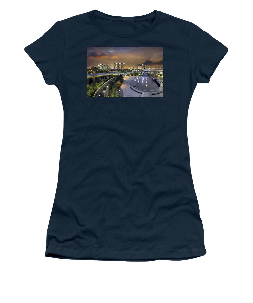 Singapore Women's T-Shirt featuring the photograph Sunset at Marina Barrage by David Gn