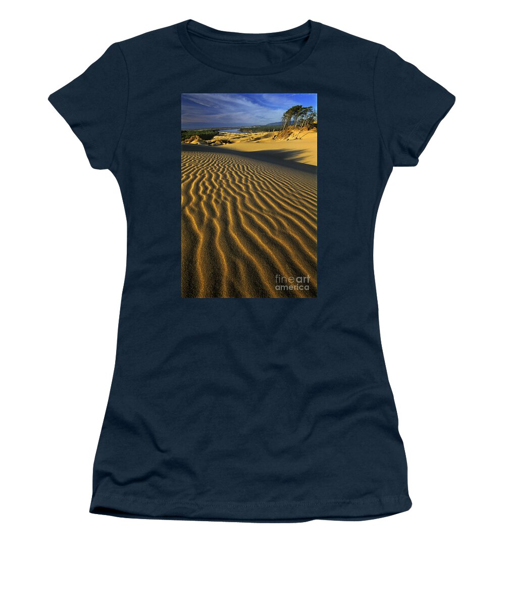 Dave Welling Women's T-Shirt featuring the photograph Sunset Oregon Dunes National Recreation Area Oregon by Dave Welling