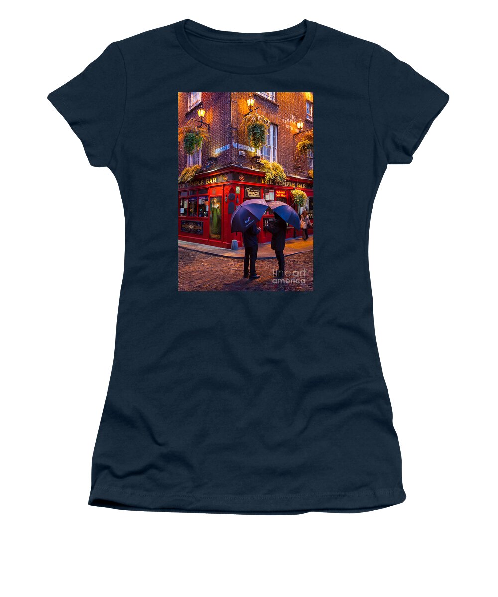 Dublin Women's T-Shirt featuring the photograph Temple Bar by Inge Johnsson