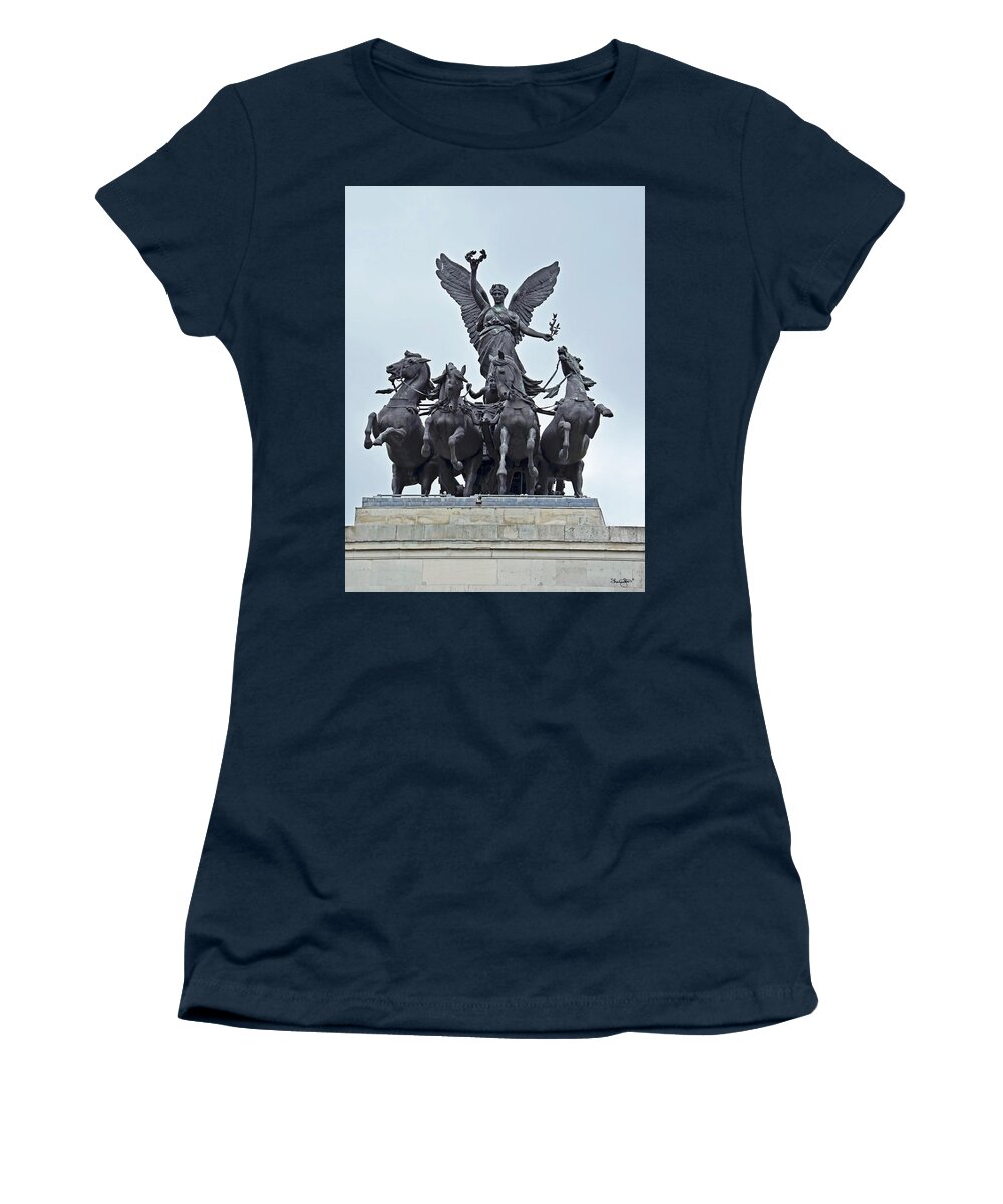 Wellington Arch Women's T-Shirt featuring the photograph Wellington Arch by Shanna Hyatt