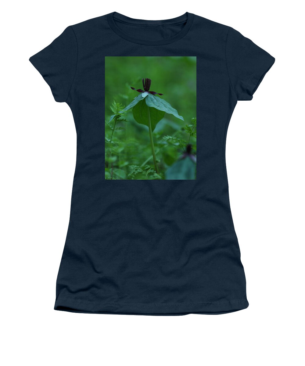 Trillium Stamineum Women's T-Shirt featuring the photograph Twisted Trillium by Daniel Reed