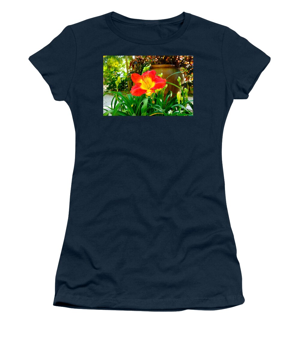 Beautiful Women's T-Shirt featuring the photograph Pretty flower by Raul Rodriguez