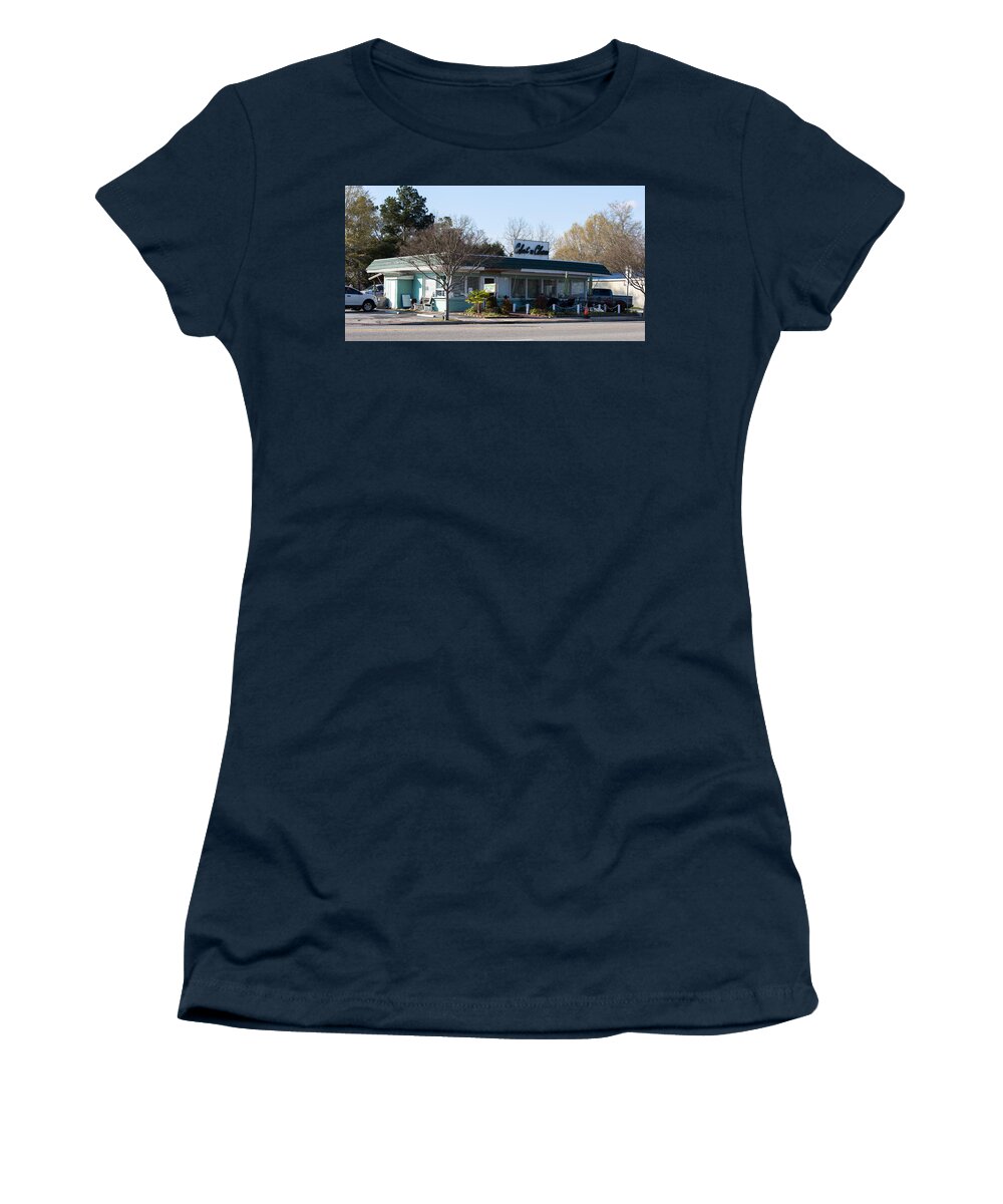 Restaurant Women's T-Shirt featuring the photograph Chat n Chew by Charles Hite