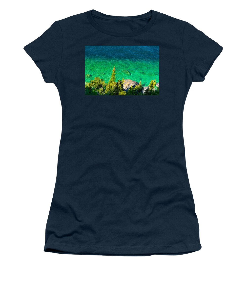 Bruce Peninsula Women's T-Shirt featuring the photograph Clear waters of Georgian Bay by Les Palenik