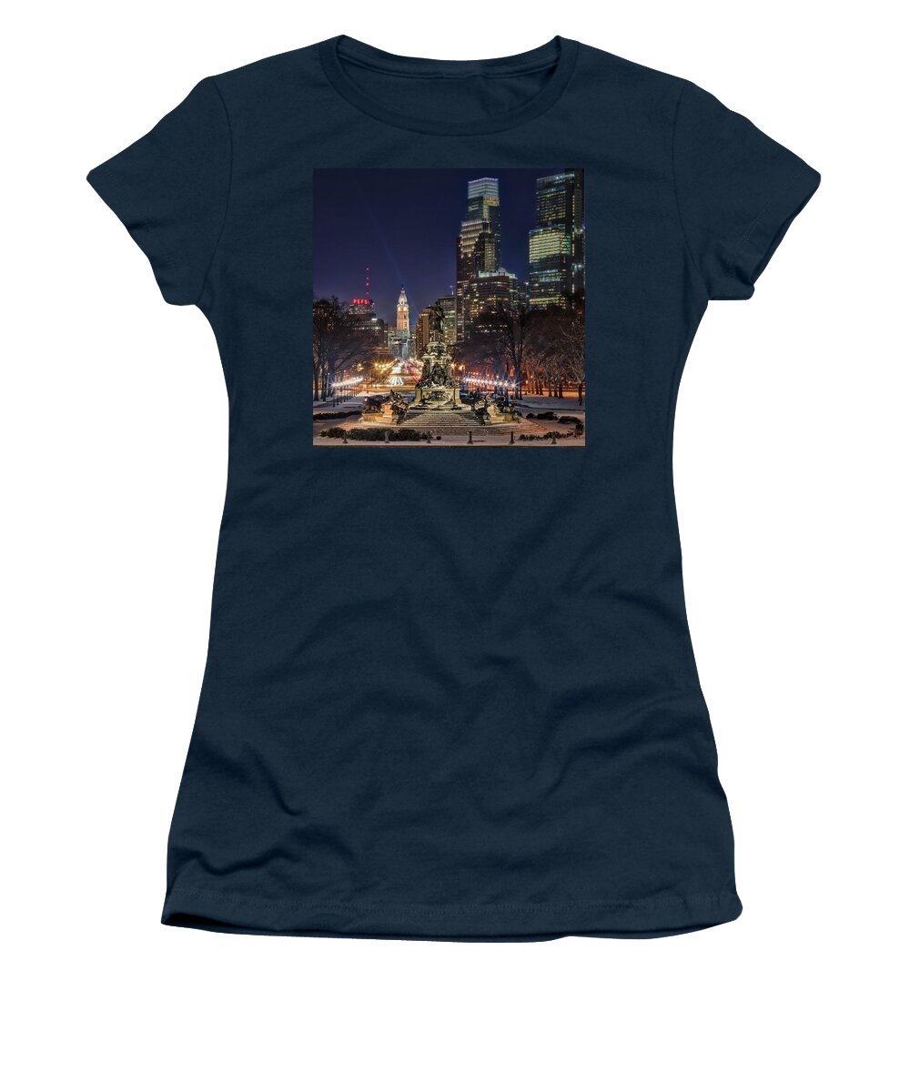 Philadelphia City Hall Women's T-Shirt featuring the photograph Eakins Oval Philadelphia PA by Susan Candelario