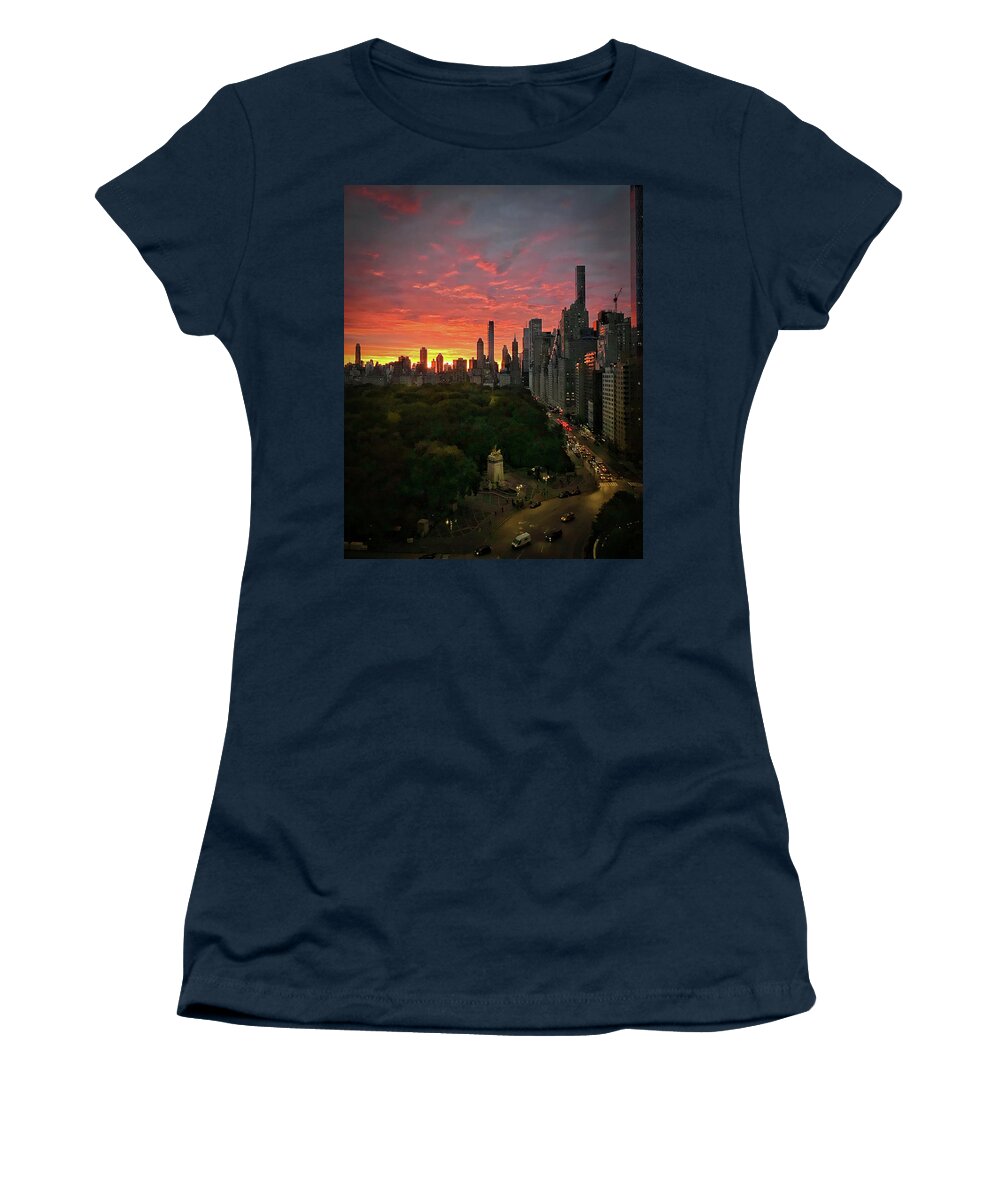 Central Park Women's T-Shirt featuring the photograph Morning in the City by Frank Mari