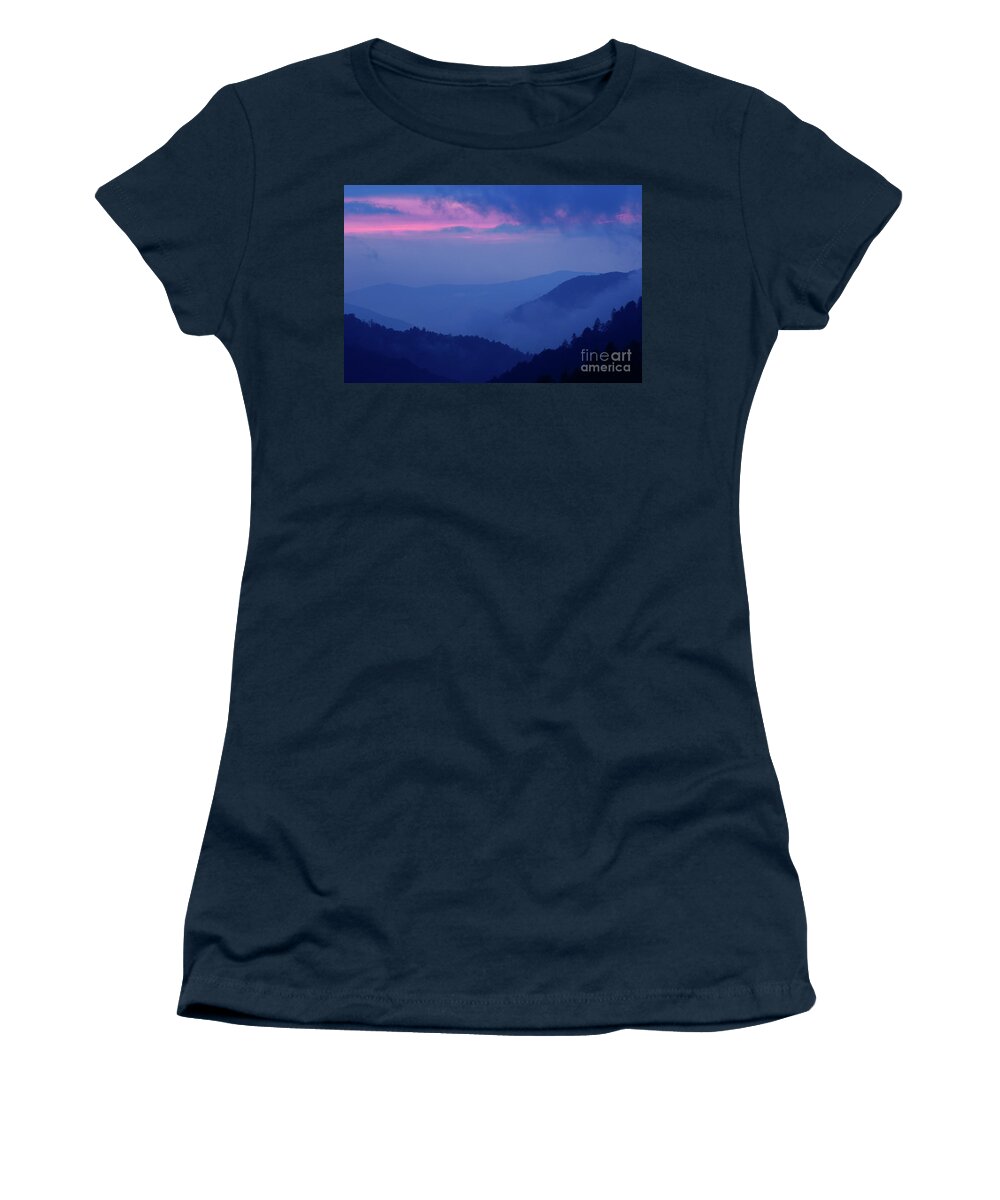 Deciduous Women's T-Shirt featuring the photograph Ridges - D000023 by Daniel Dempster