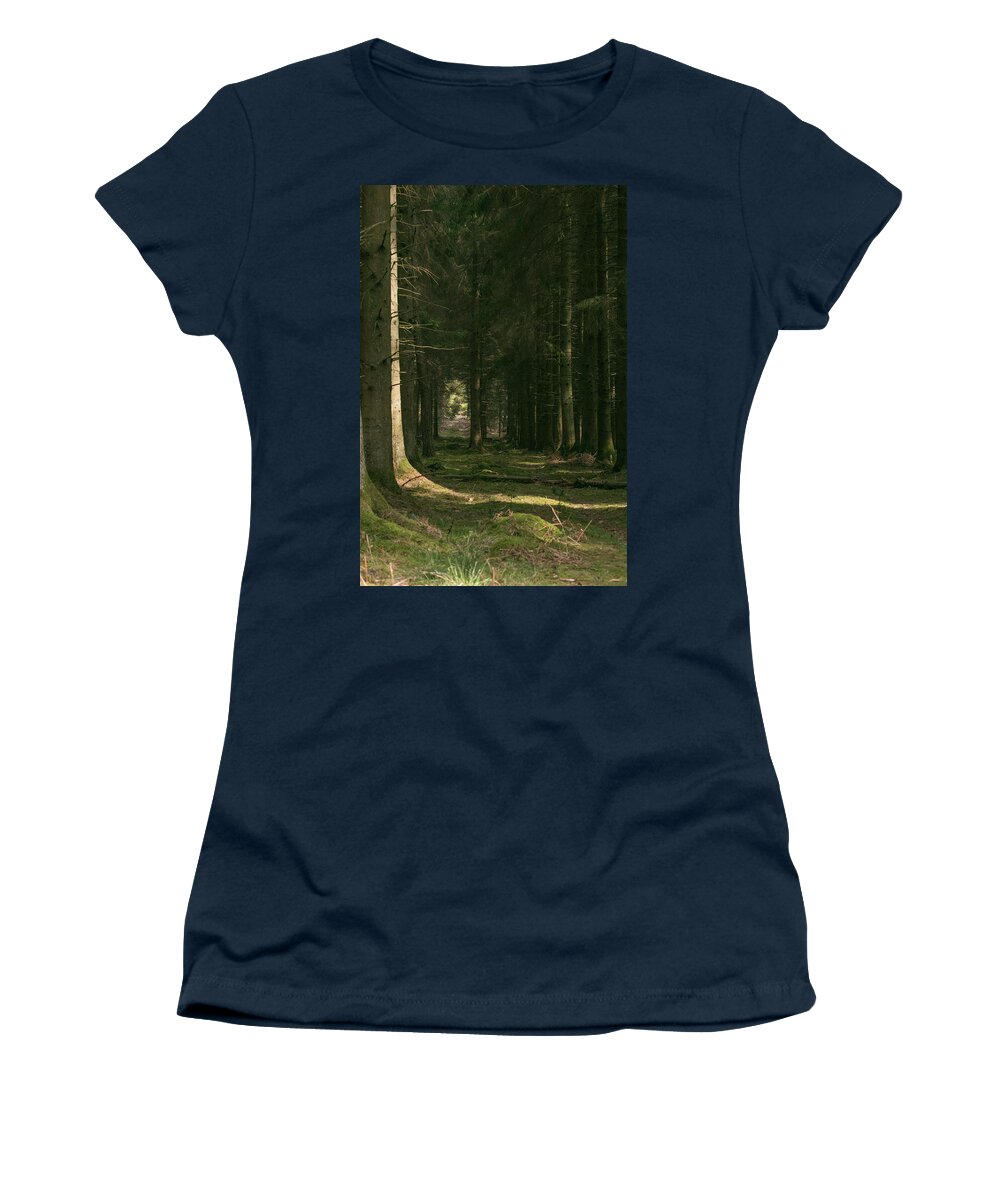 Wildlifephotograpy Women's T-Shirt featuring the photograph Through by Wendy Cooper