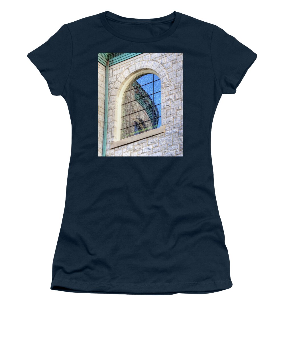 Harrisburg Women's T-Shirt featuring the photograph Beautiful Reflection by Geoff Crego