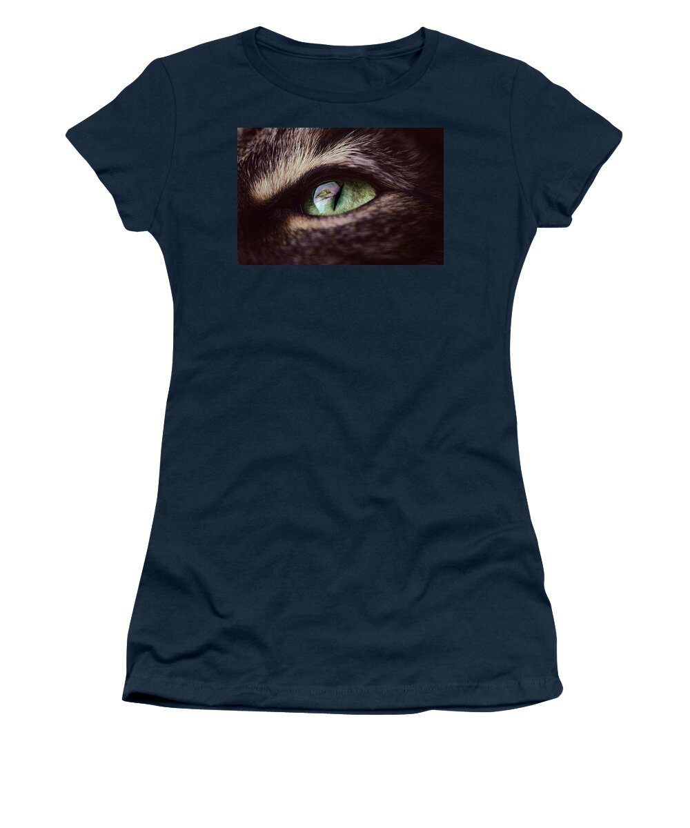 Reflection Women's T-Shirt featuring the mixed media Bird Reflecting in a Cat's Eye by Shelli Fitzpatrick