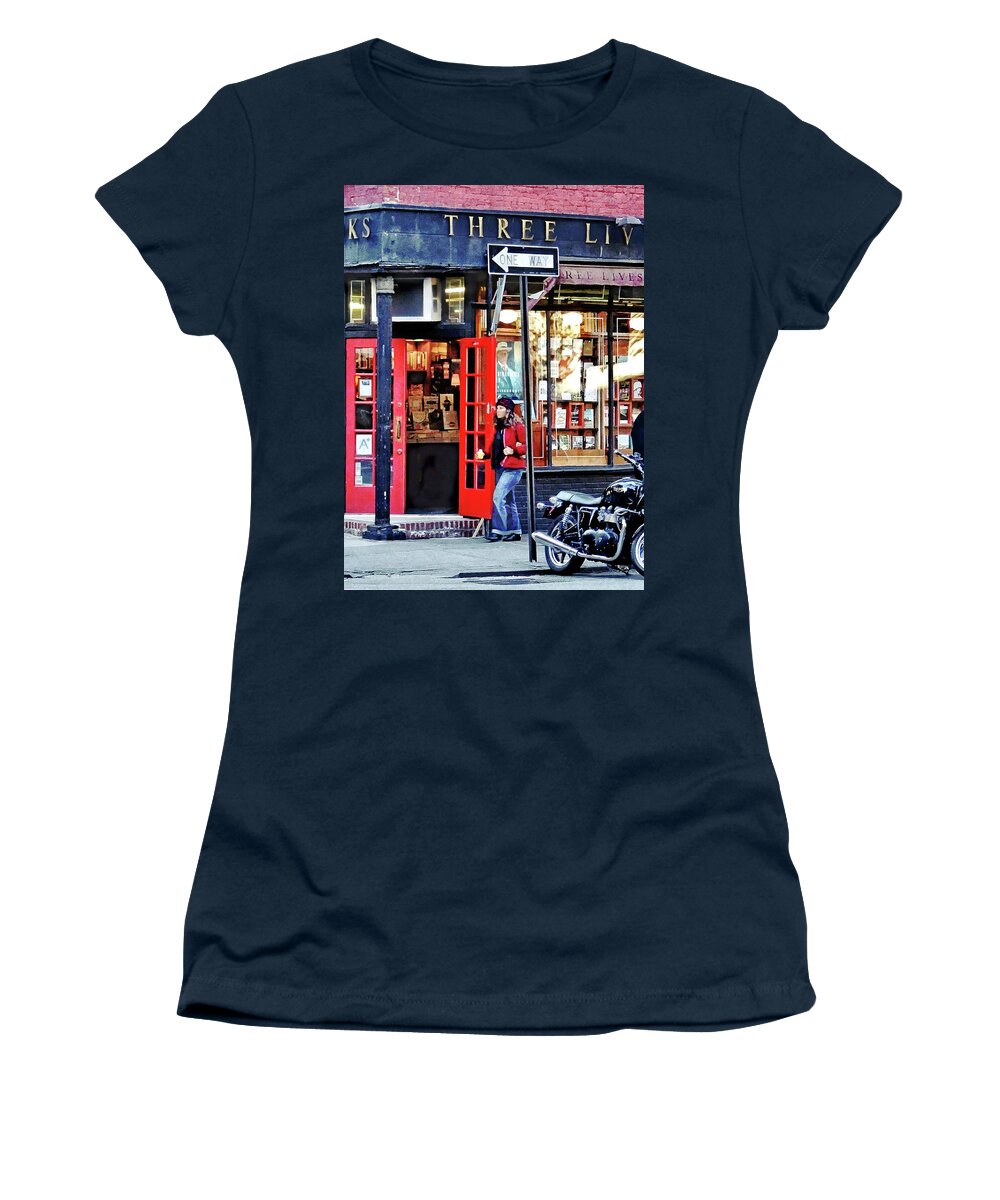Manhattan Women's T-Shirt featuring the photograph Manhattan NY - Greenwich Village Bookstore by Susan Savad