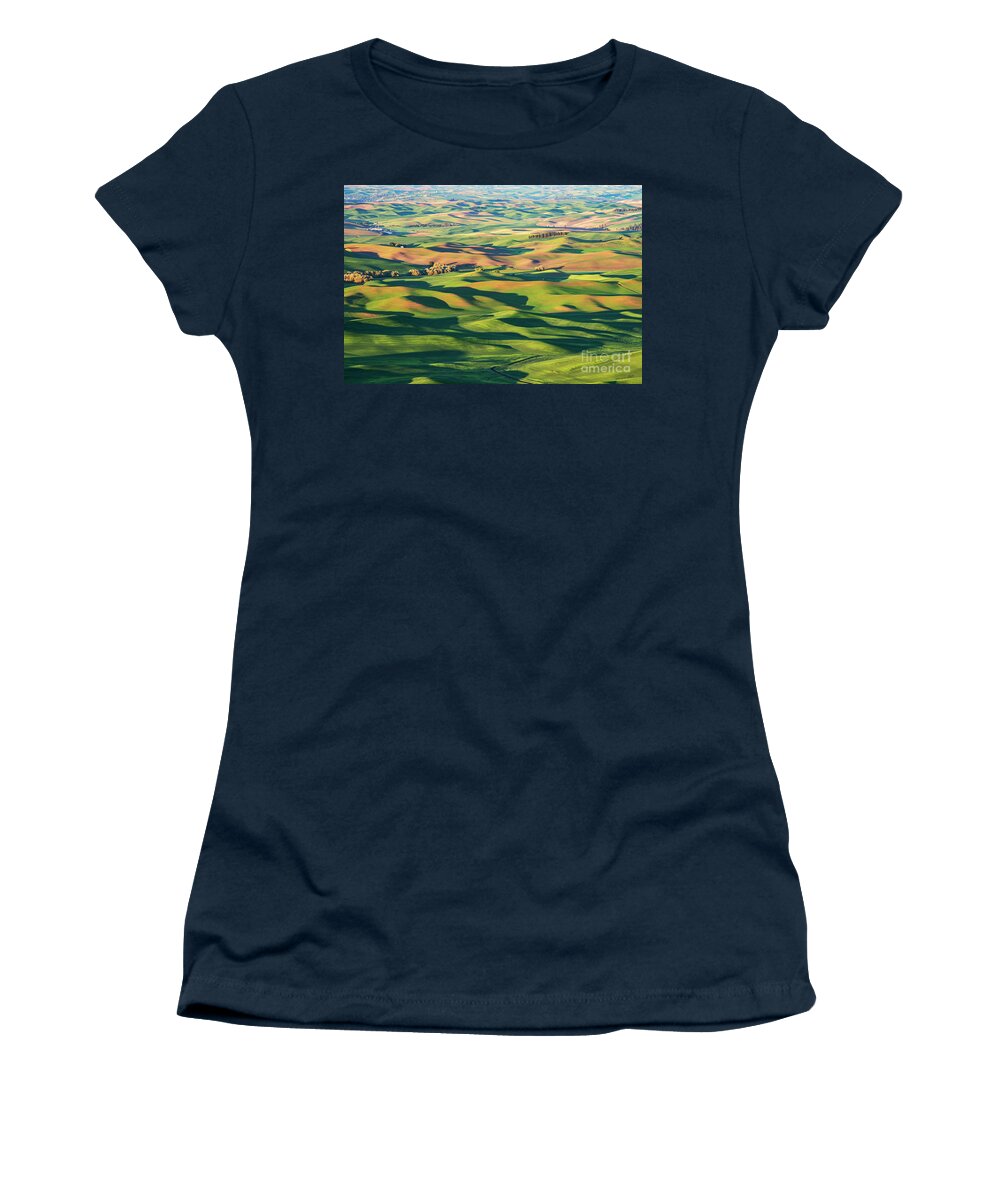Steptoe Butte State Park Women's T-Shirt featuring the photograph Rolling Farmland by Bob Phillips