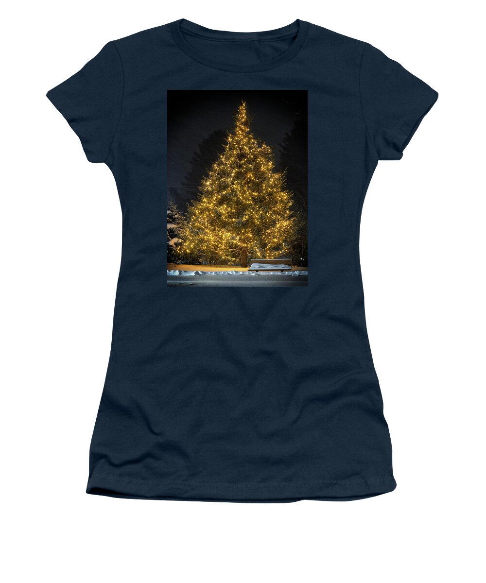 Christmas Women's T-Shirt featuring the photograph Vermont Christmas Tree by Rod Best