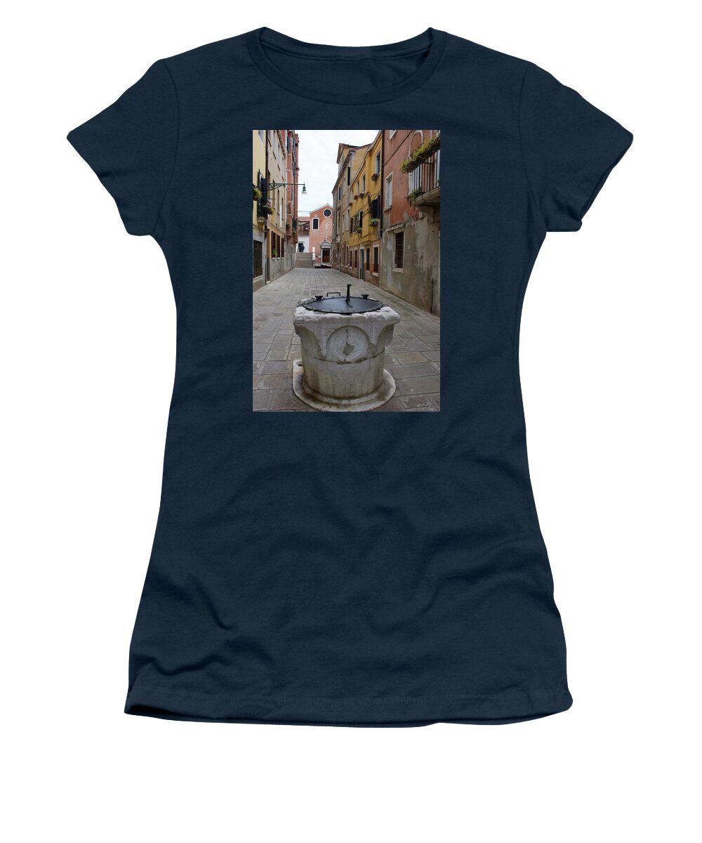 Well Women's T-Shirt featuring the photograph Well in Venice by Yvonne M Smith